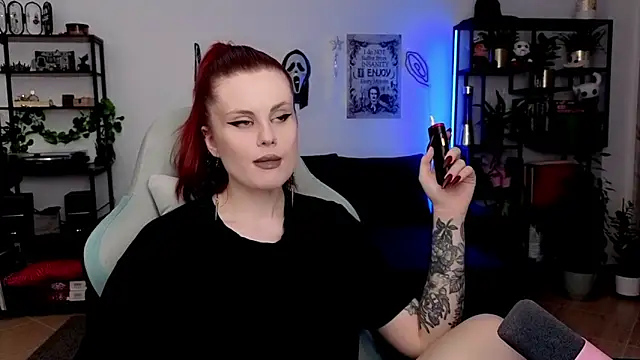 Snapshot of Della_Ideal chatting on June 16, 2026, 5:57 pm Della Ideal online show from June 16, 2026, 5:57 pm