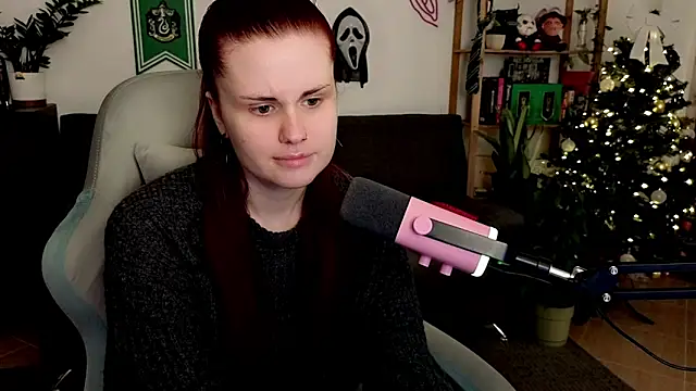 Snapshot of Della_Ideal chatting on December 22, 2025, 6:08 pm Della Ideal online show from December 22, 2025, 6:08 pm