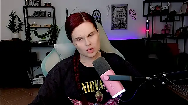 Snapshot of Della_Ideal chatting on March 29, 2026, 5:14 pm Della Ideal online show from March 29, 2026, 5:14 pm