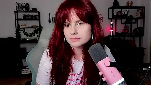 Snapshot of Della_Ideal chatting on April 14, 2026, 6:13 pm Della Ideal online show from April 14, 2026, 6:13 pm