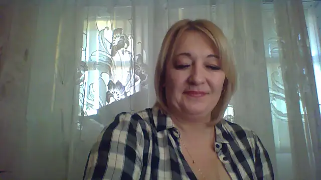 ArielXLoveresss online show from February 26, 2025, 3:10 pm