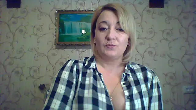 ArielXLoveresss online show from March 12, 2025, 7:35 am