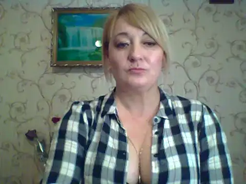 ArielXLoveresss online show from March 10, 2025, 8:28 am