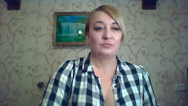 ArielXLoveresss online show from March 11, 2025, 7:57 am