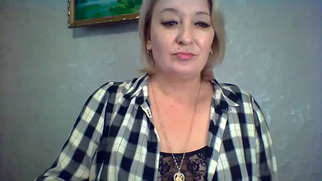 ArielXLoveresss online show from November 25, 2025, 8:36 am