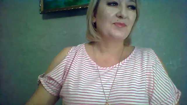 ArielXLoveresss online show from November 13, 2025, 8:57 pm