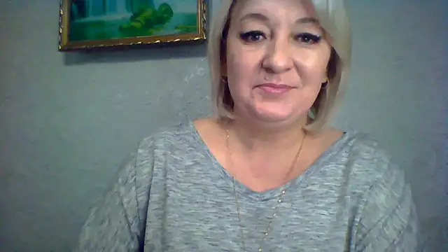 ArielXLoveresss online show from October 28, 2025, 6:56 am