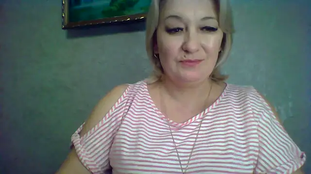 ArielXLoveresss online show from November 22, 2025, 8:29 pm