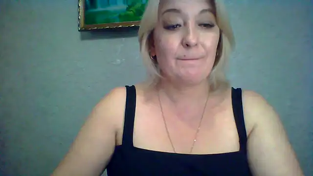 ArielXLoveresss online show from October 3, 2025, 10:50 am