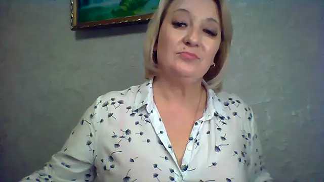 ArielXLoveresss online show from November 1, 2025, 6:46 pm