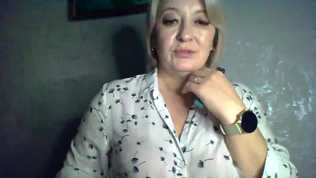 ArielXLoveresss online show from November 9, 2025, 10:47 pm