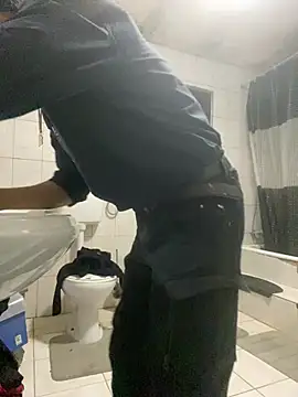 rogerdik76 online show from April 19, 2026, 8:22 pm