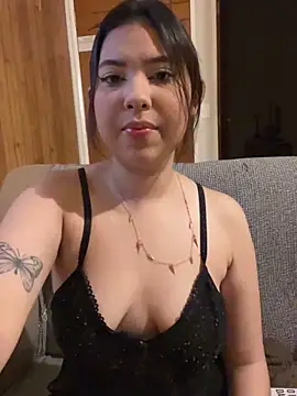 KiaraCut online show from April 7, 2026, 10:11 pm