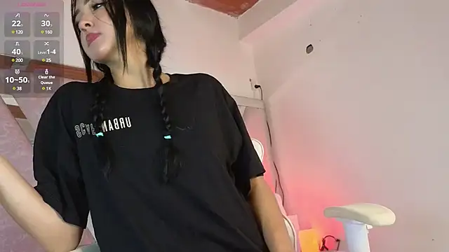 Snapshot of GirlPiscis chatting on February 24, 2025, 1:21 pm GirlPiscis online show from February 24, 2025, 1:21 pm