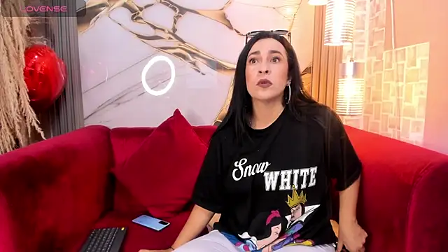 Bella williamss  online show from December 15, 2025, 7:41 pm