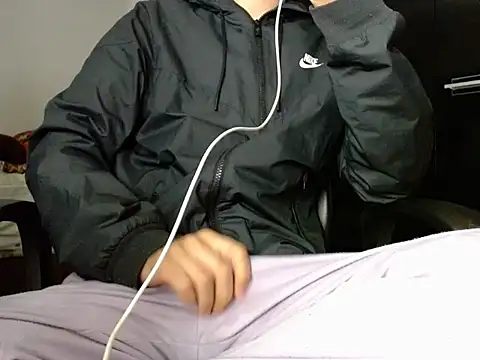 Snapshot of blondetwink chatting on June 21, 2026, 3:29 pm blondetwink online show from June 21, 2026, 3:29 pm