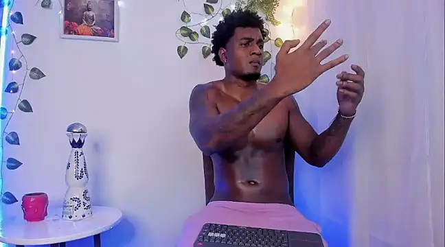 Snapshot of LOGAN_DRAKE chatting on March 1, 2025, 5:20 am LOGAN DRAKE online show from March 1, 2025, 5:20 am