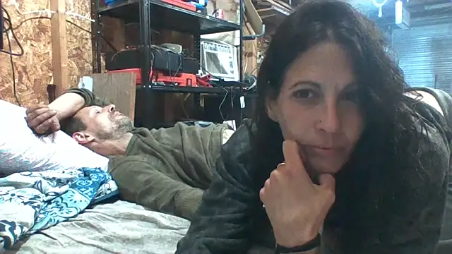 SillyRabbitz online show from October 15, 2025, 8:55 am