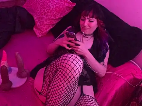 Snapshot of ChrryFoxx chatting on April 13, 2026, 11:03 am ChrryFoxx online show from April 13, 2026, 11:03 am