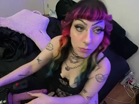 ChrryFoxx online show from September 9, 2025, 8:46 am