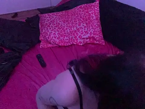 Snapshot of ChrryFoxx chatting on April 16, 2026, 11:33 am ChrryFoxx online show from April 16, 2026, 11:33 am