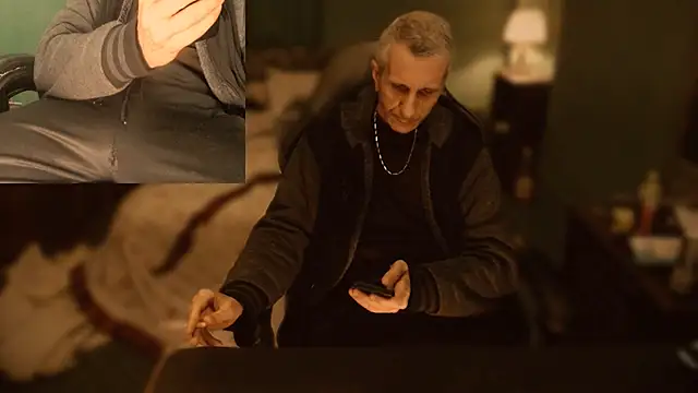 maxdaddy690 online show from December 23, 2024, 9:18 pm