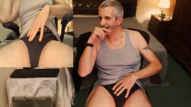 maxdaddy690 online show from September 19, 2025, 9:19 pm