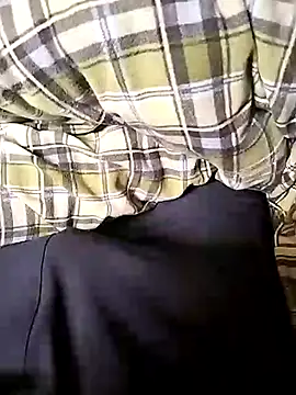 Snapshot of surfacespurt54 chatting on February 25, 2025, 11:32 am surfacespurt54 online show from February 25, 2025, 11:32 am