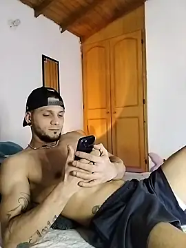 Snapshot of morenosiam chatting on December 18, 2025, 3:44 am morenosiam online show from December 18, 2025, 3:44 am