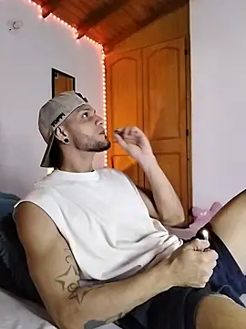 Snapshot of morenosiam chatting on December 4, 2025, 3:27 am morenosiam online show from December 4, 2025, 3:27 am