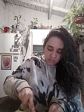 Fellyna online show from October 8, 2025, 5:35 pm