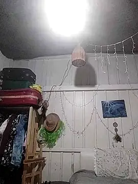 Fellyna online show from September 18, 2025, 3:04 pm