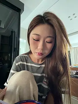 Snapshot of Xiaoxia-Baby chatting on May 8, 2026, 12:25 am Xiaoxia-Baby online show from May 8, 2026, 12:25 am