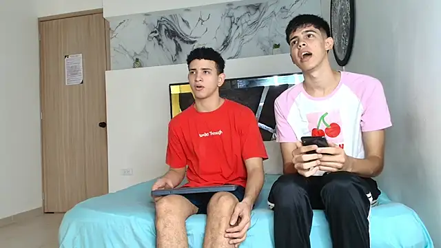 Snapshot of KING_OFF_BOYS chatting on November 8, 2025, 1:03 pm KING OFF BOYS online show from November 8, 2025, 1:03 pm