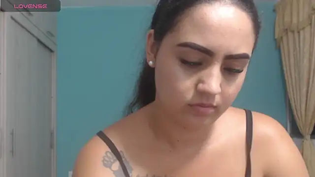 Anthonela Queen online show from December 17, 2025, 12:37 am