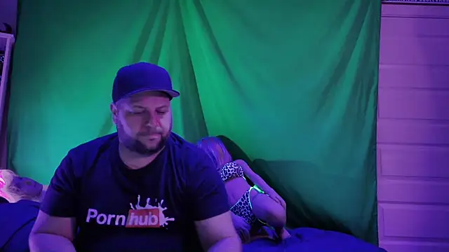 Snapshot of MickDollz chatting on March 9, 2025, 9:13 am MickDollz online show from March 9, 2025, 9:13 am