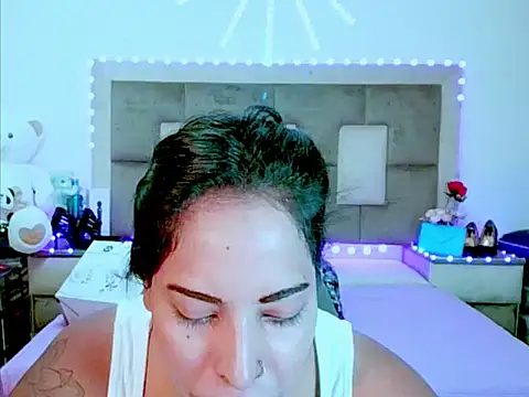 indiantopaz694u online show from May 6, 2026, 4:44 pm