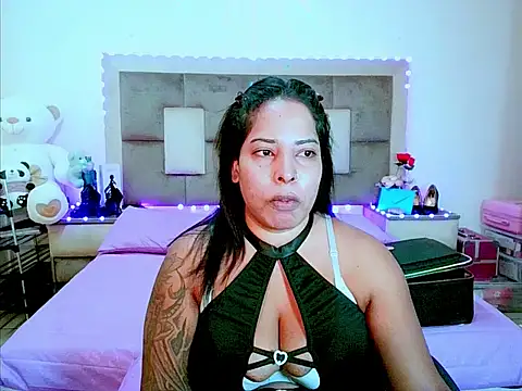 indiantopaz694u online show from May 22, 2026, 4:32 am
