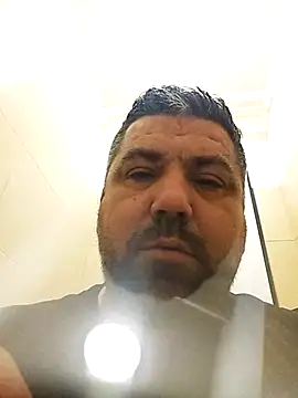 Snapshot of Alexander18edd chatting on December 17, 2025, 9:03 am Alexander18edd online show from December 17, 2025, 9:03 am