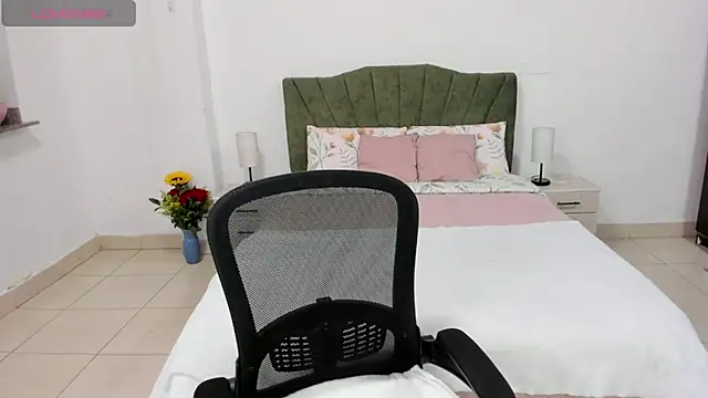 Snapshot of camila_tailors chatting on September 18, 2025, 3:04 pm camila tailors online show from September 18, 2025, 3:04 pm