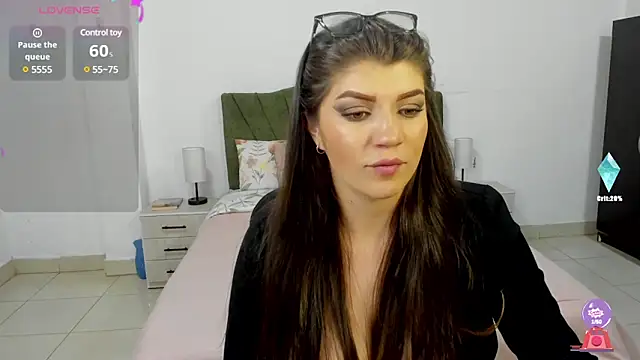 Snapshot of camila_tailors chatting on March 19, 2025, 4:34 pm camila tailors online show from March 19, 2025, 4:34 pm