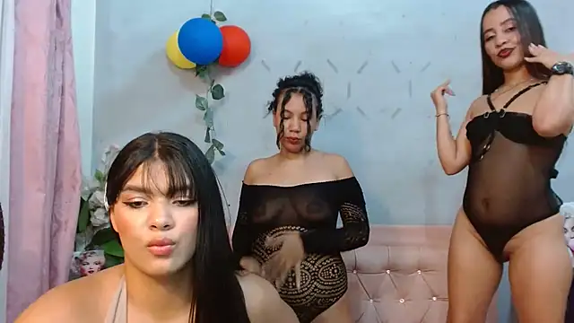 Snapshot of Alma_Meza chatting on July 15, 2026, 4:25 pm Alma Meza online show from July 15, 2026, 4:25 pm