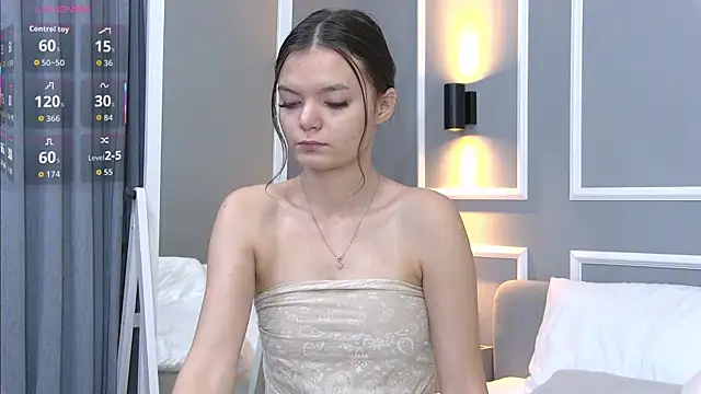 AsterQuinn online show from October 26, 2025, 3:45 pm