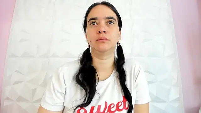 Valeriagomez  online show from November 2, 2025, 11:59 am