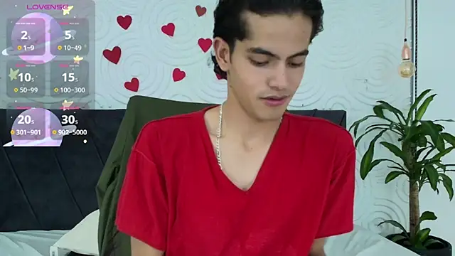 Maximoherrera 16 online show from May 13, 2026, 12:23 pm