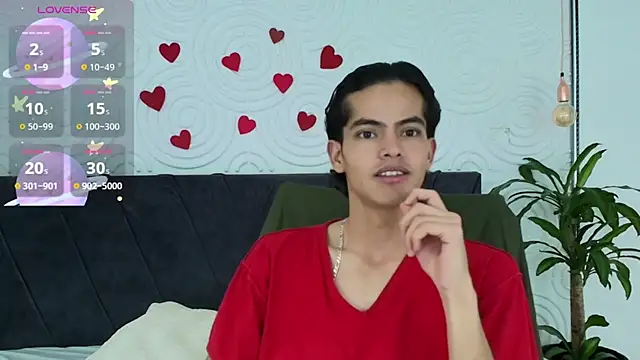 Maximoherrera 16 online show from May 4, 2026, 1:03 pm