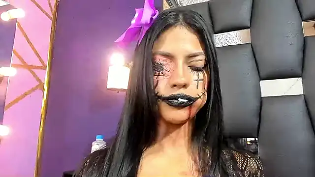 EMYCLARK01 online show from October 27, 2025, 12:17 pm