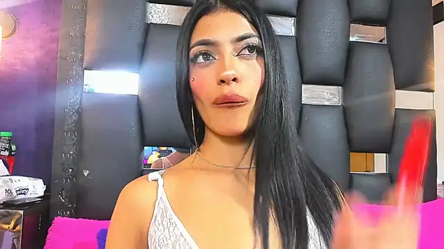 EMYCLARK01 online show from September 18, 2025, 3:20 am