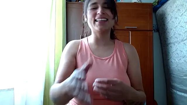 Snapshot of Escarcha-blue chatting on May 15, 2026, 9:02 pm Escarcha-blue online show from May 15, 2026, 9:02 pm