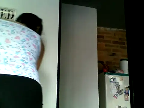 Snapshot of Escarcha-blue chatting on March 4, 2025, 12:44 pm Escarcha-blue online show from March 4, 2025, 12:44 pm